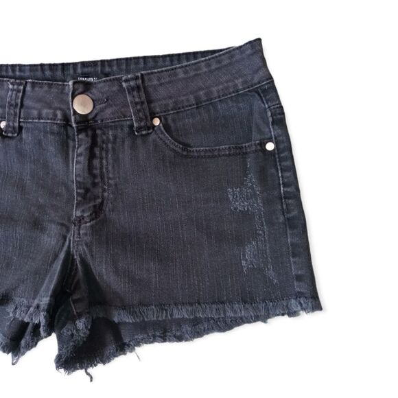 ❤️SALE! PRICE FINAL!❤️ FOREVER 21 BLACK JEAN SHORTS SIZE 29 - Picture 3 of 12